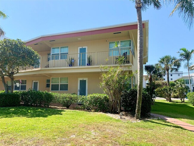 Building Photo - 930 Osceola Dr