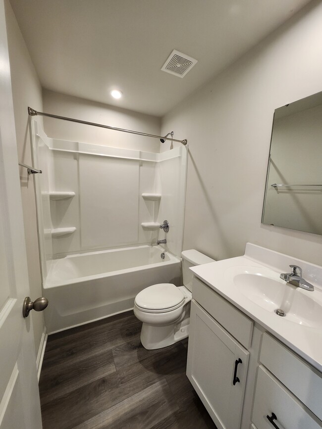 Building Photo - 116 Forthside Wy