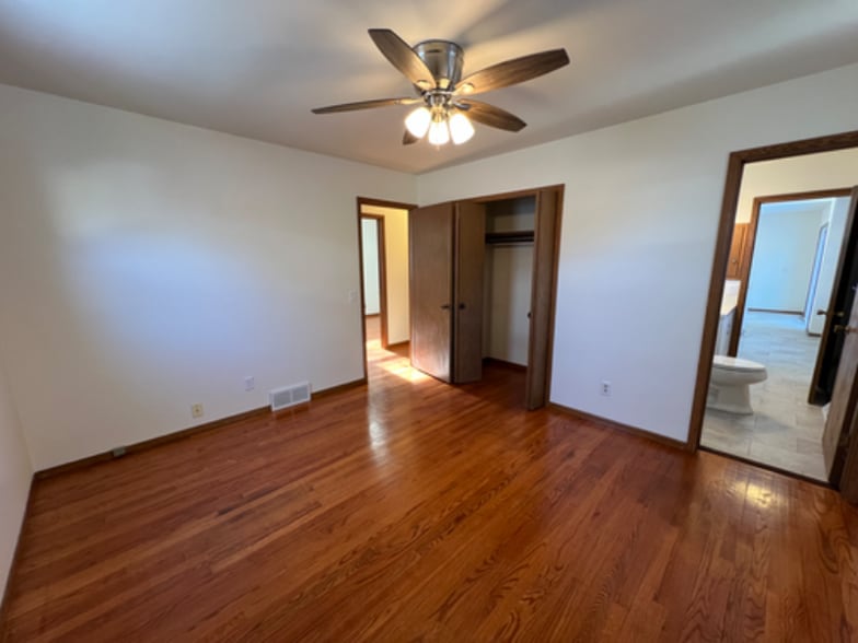 Building Photo - 4922 Knox Ln