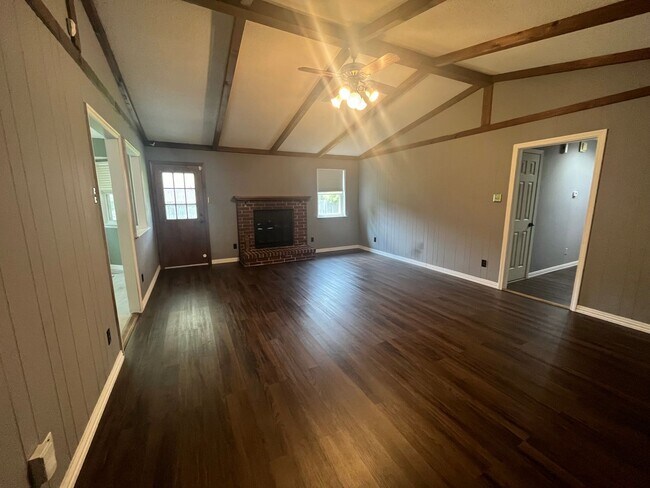Building Photo - Sherwood Rental