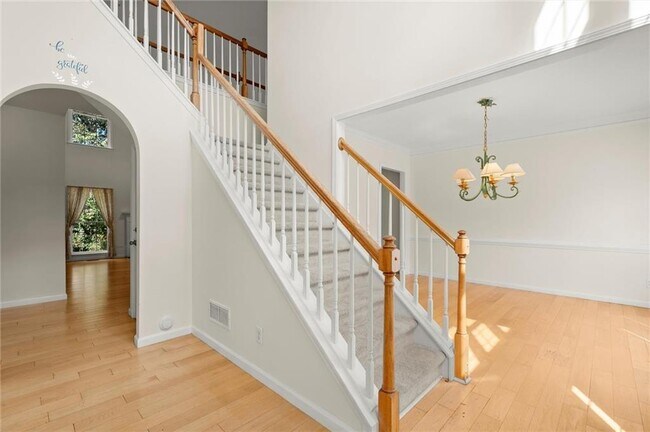 Building Photo - 1440 Grovehurst Dr