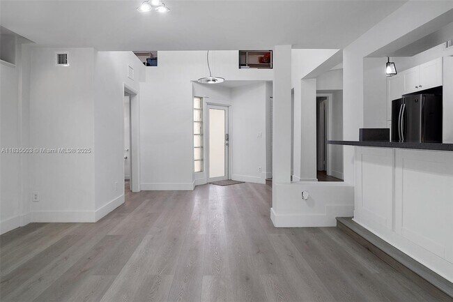 Building Photo - 5845 SW 88th St
