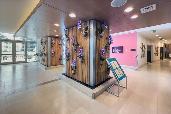 Building Photo - 200 Biscayne Blvd Way