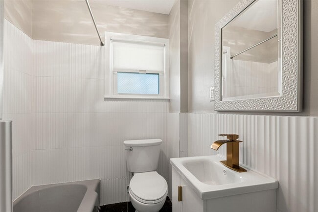 Building Photo - 125 Whittier Dr