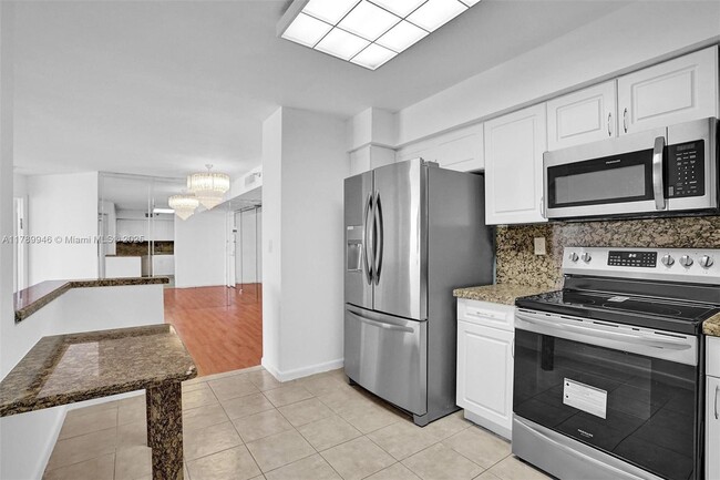 Building Photo - 3530 Mystic Pointe Dr
