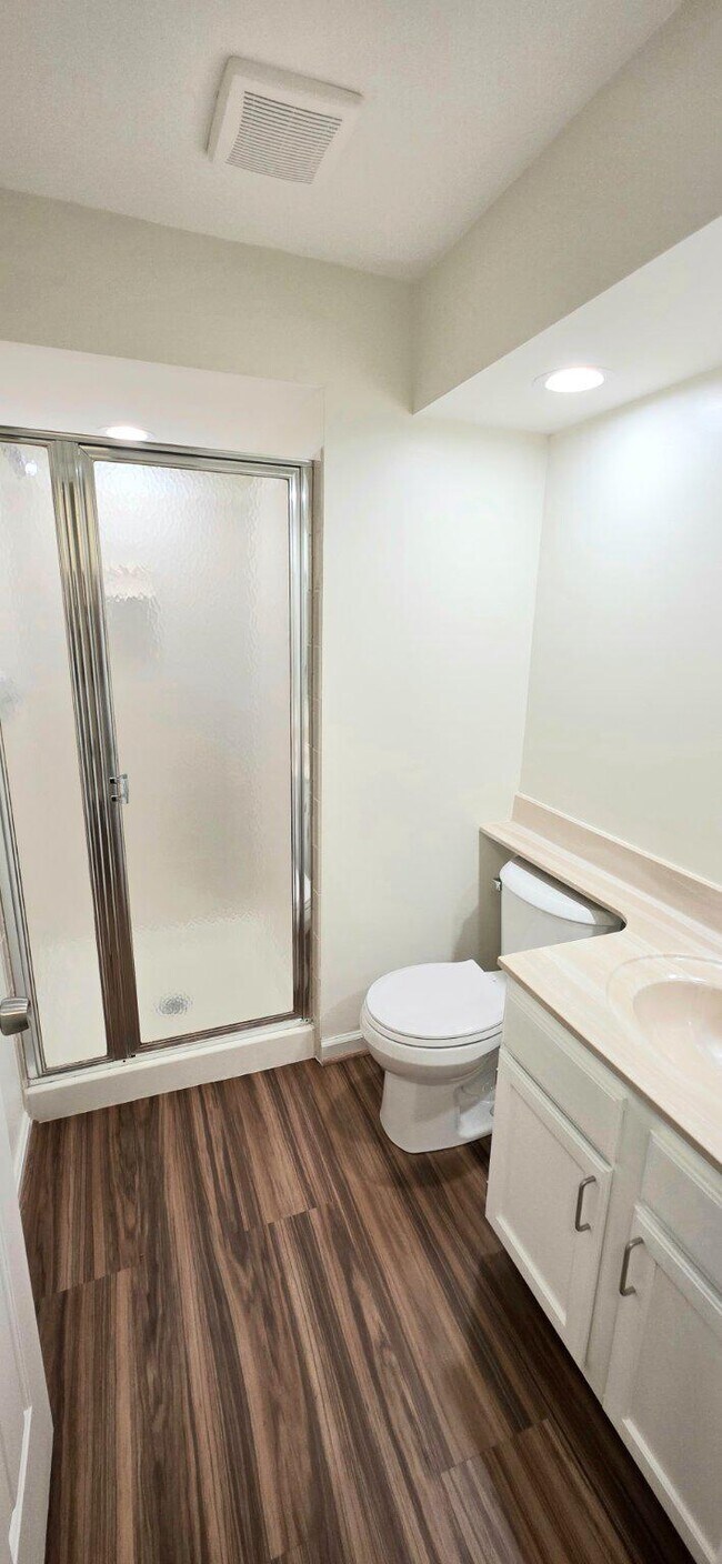 Building Photo - 6008 Raina Dr