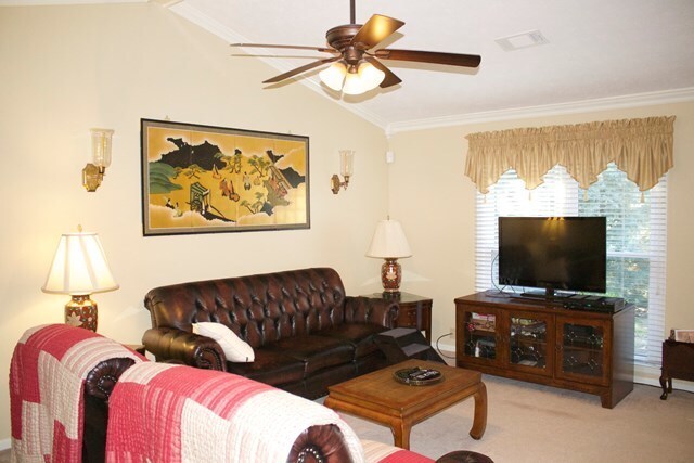 Building Photo - Updated to the maximum