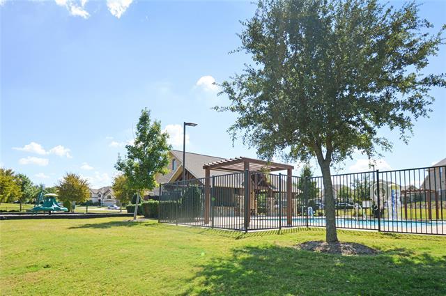Building Photo - 10021 Farmland Dr