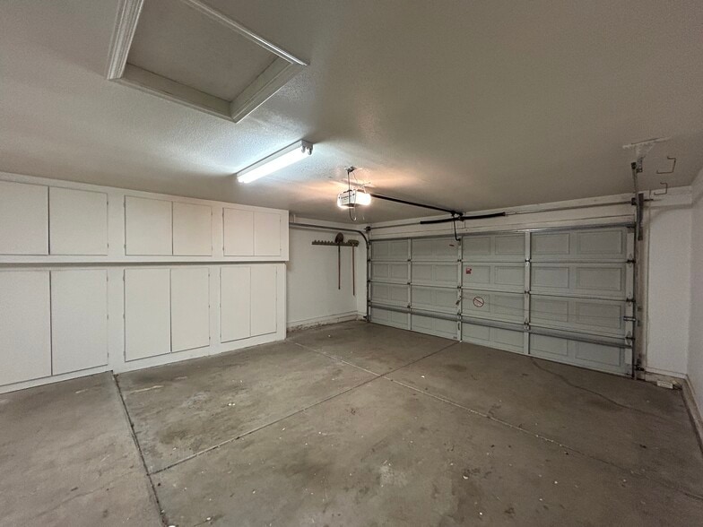 Building Photo - 7709 W Wahalla Ln