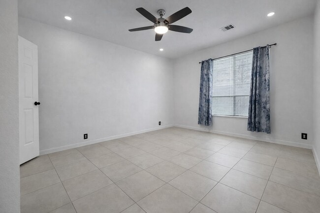 Building Photo - 3111 Birchleaf Dr