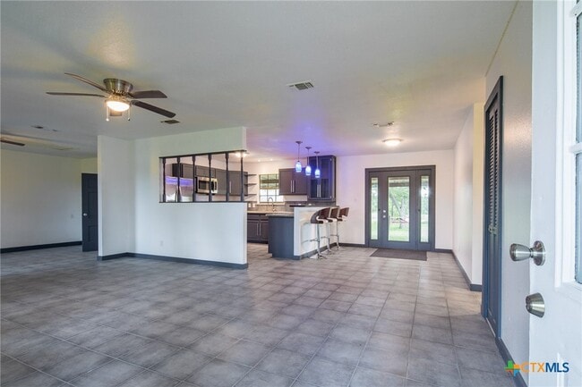 Building Photo - 803 Happy Haven Rd