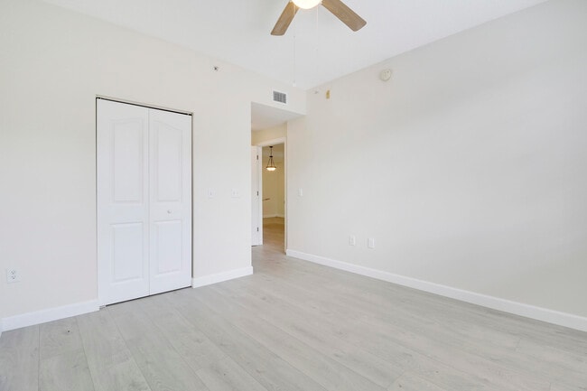 Building Photo - 6305 Myrtlewood Cir W