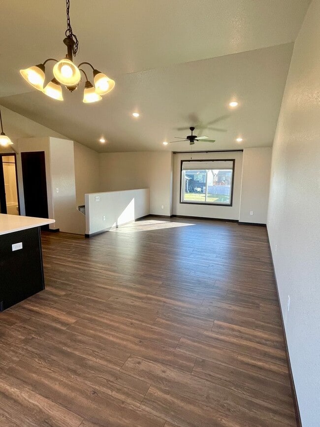 Building Photo - * GAME-CHANGING-MOVE-IN-SPECIAL * 4 Bedroom, 3 Bathroom with Office for Rent