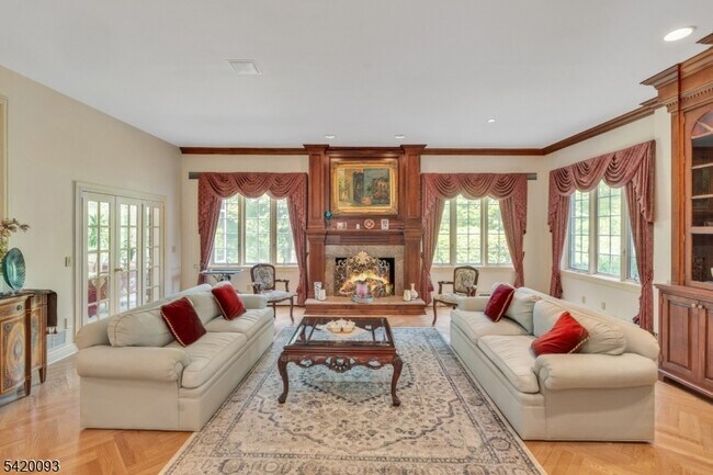 Building Photo - 787 Peach Tree Ln