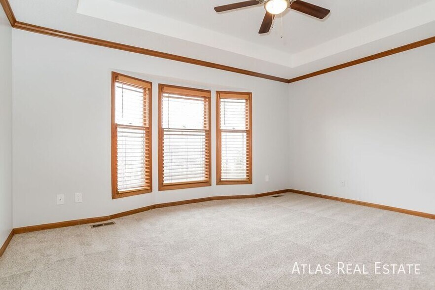 Building Photo - 6438 Roundtree St