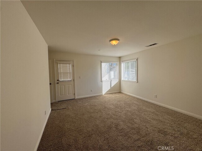 Building Photo - 1336 Calle Tulipan