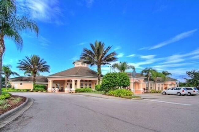 Building Photo - 8167 Fan Palm Way