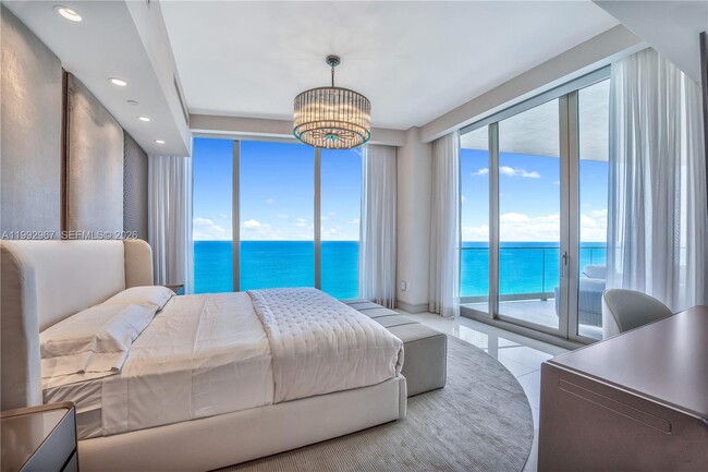 Building Photo - 17901 Collins Ave