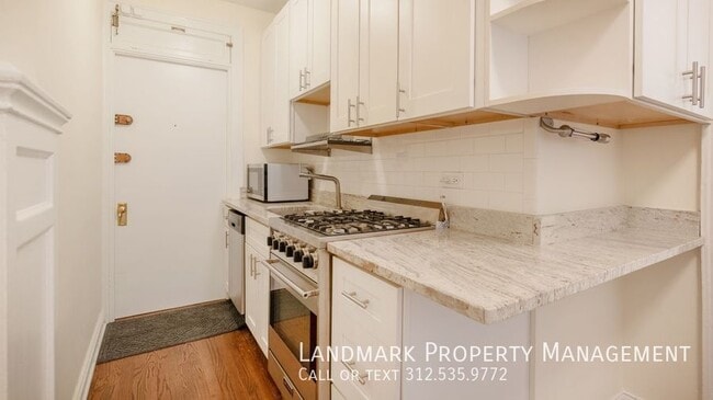 Building Photo - 3604 N Pine Grove Ave
