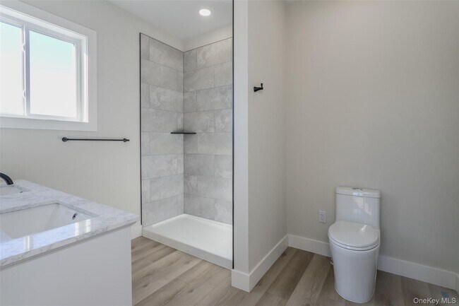 Building Photo - 124 S Main St