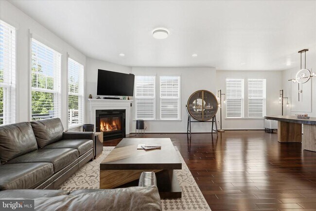 Building Photo - 42522 Stratford Landing Dr