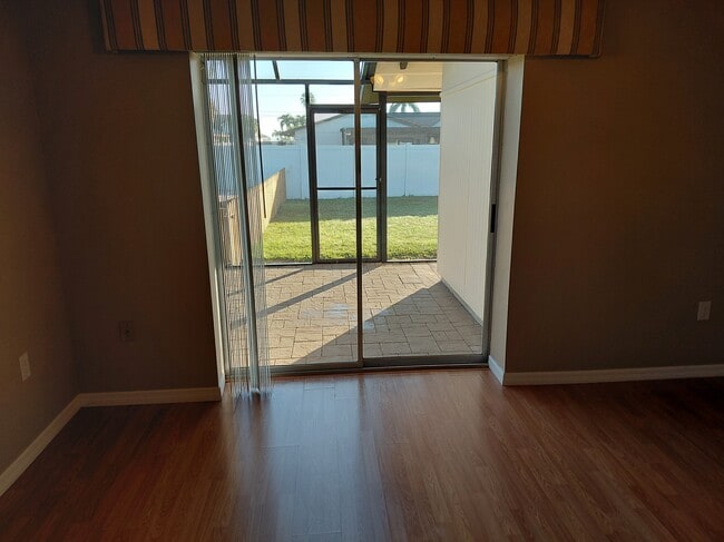 Building Photo - 3513 SE 22nd Ave