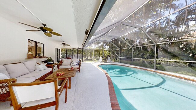 Building Photo - 2899 NW 26th Ave