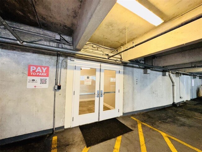 Building Photo - 101 S Eola Dr