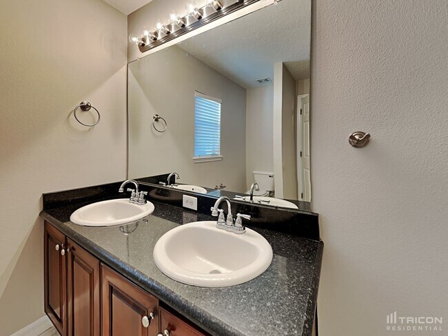 Building Photo - 11712 Colony Lakes Blvd