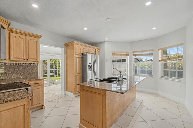 Building Photo - 5936 SW 29th St