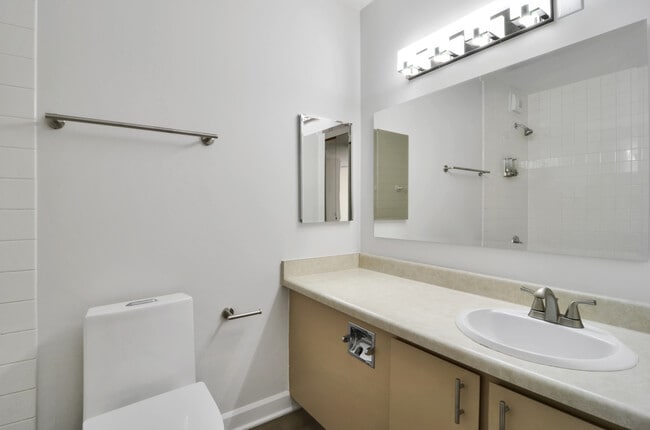 Building Photo - 405 N Wabash Ave