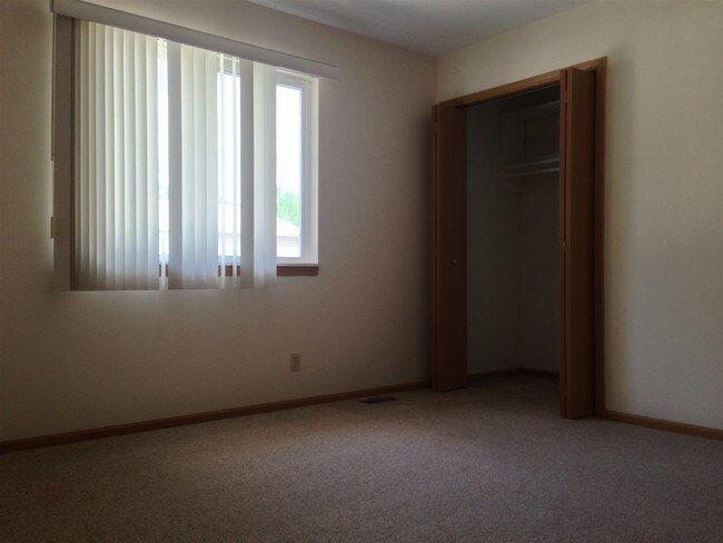 Building Photo - 4907 Hedgewood Dr