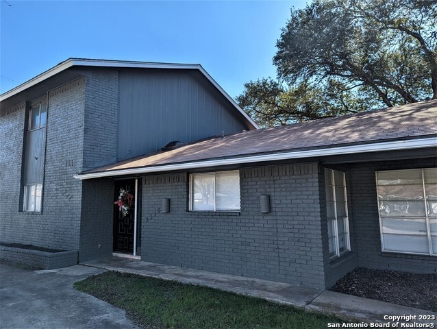Building Photo - 2330 Blossom Dr