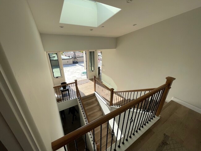 Building Photo - 2507 Frankfort St