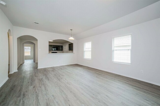 Building Photo - 312 Pronghorn Dr