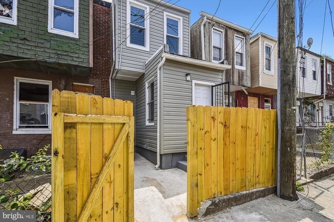 Building Photo - 1648 Normal Ave