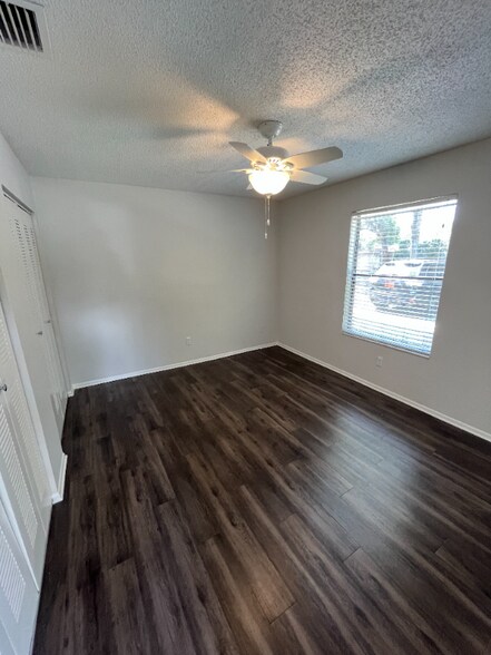 Building Photo - 2550 W Bird St