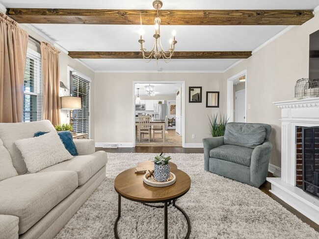 Building Photo - Immaculately Maintained Short-Term Rental ...