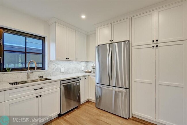 Building Photo - 807 SW 18th St