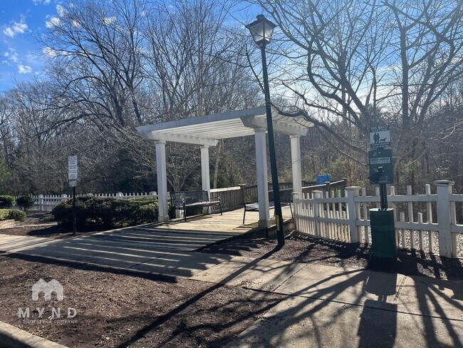 Building Photo - 10512 Royal Winchester Dr