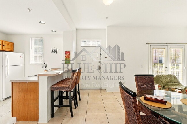 Building Photo - 4005 Venetian Bay Dr