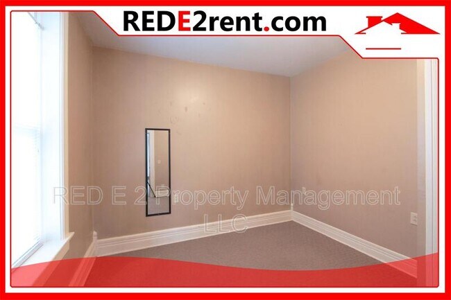 Building Photo - 416 Dodge St