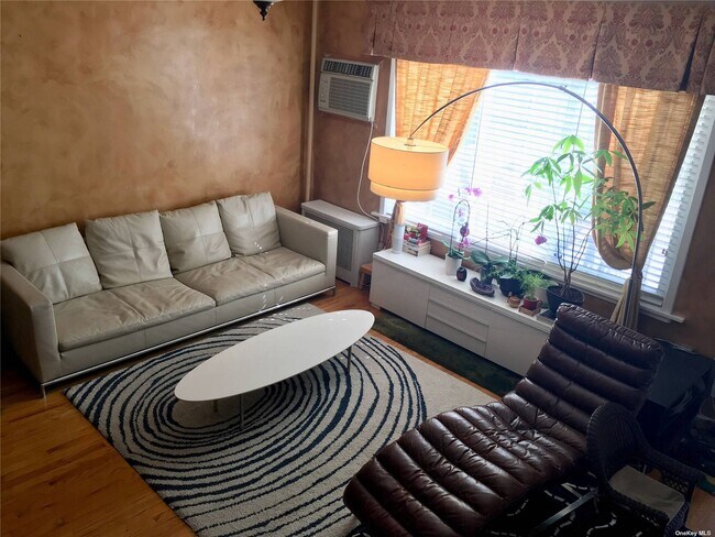 Building Photo - 68-41 Harrow St