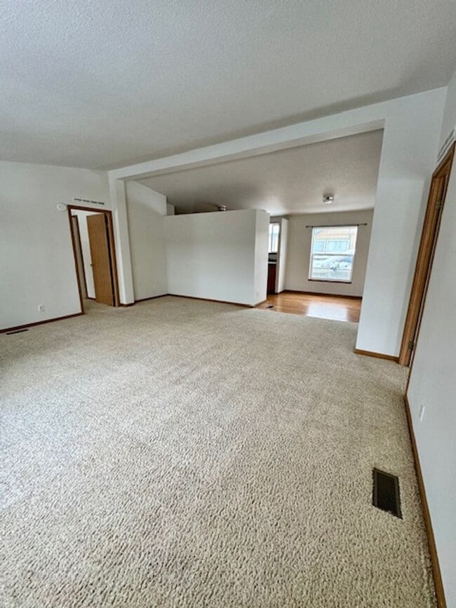 Building Photo - 3 Bedroom 2 Bathroom Modular