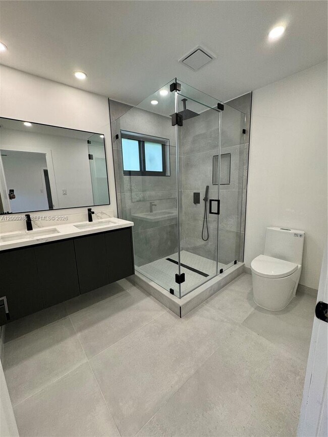 Building Photo - 3335 SW 65th Ave