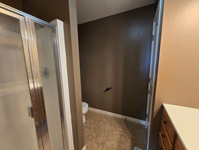 Building Photo - High End Duplex on Normal's East Side!