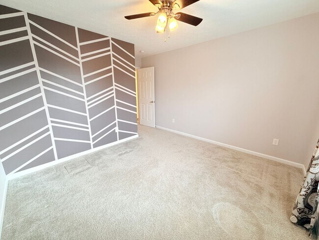 Building Photo - 1618 Woodside Cir