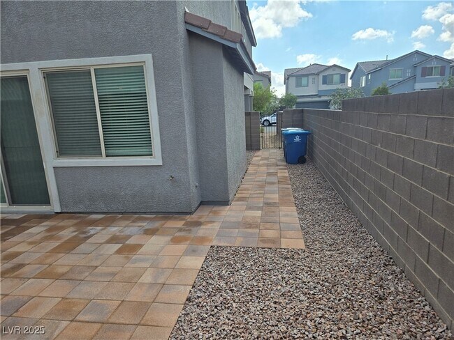 Building Photo - 5817 Bonita Rose St
