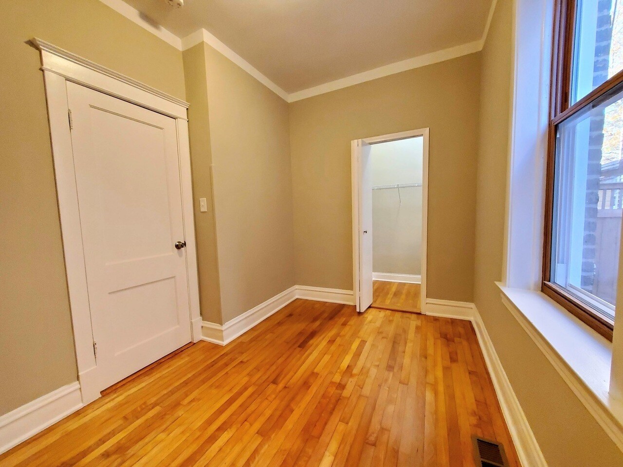 bedroom 2 - 2334 Euclid Ave