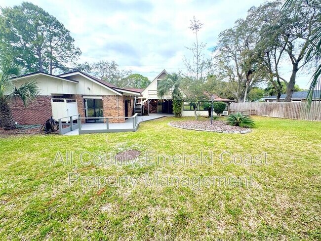 Building Photo - 504 Kelly St